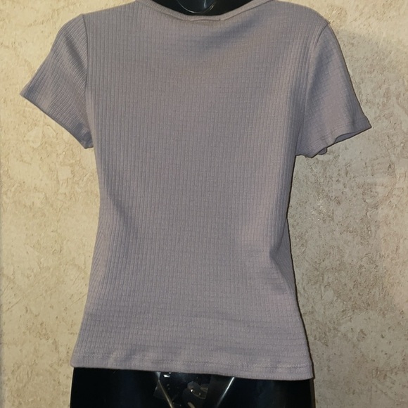 Forever 21 Women's Gray Button-Front Top❤️ - Picture 2 of 4